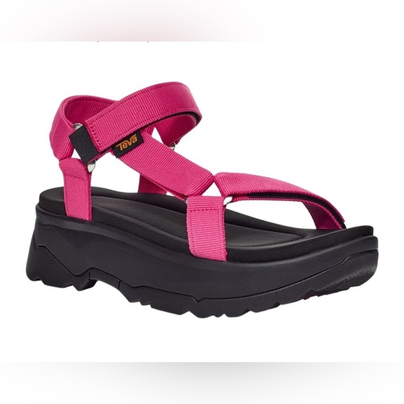 TEVA | JADITO UNIVERSAL PLATFORM CHUNKY TECH SANDAL IN FUCHSIA SIZE 8 - Picture 1 of 9